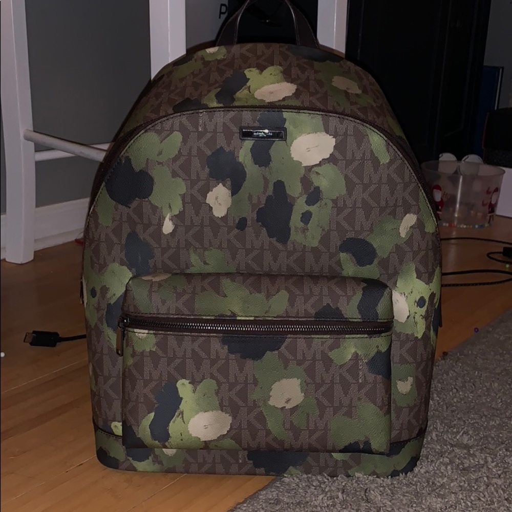 Micheal Kors Evergreen backpack